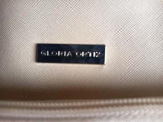 Bolso de viaje beige claro