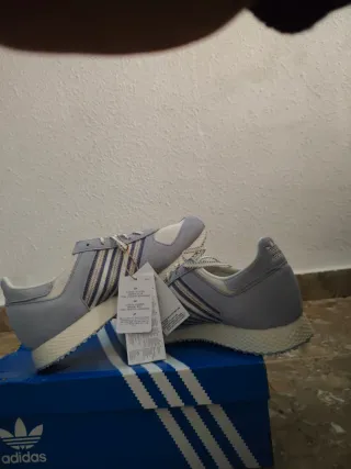 Zapatillas Adidas Azul y Blanco