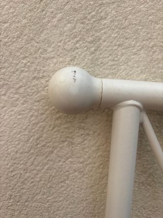 Cabecero cama metálico blanco.