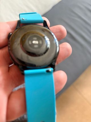 Huawei Watch 3 con varias correas de regalo
