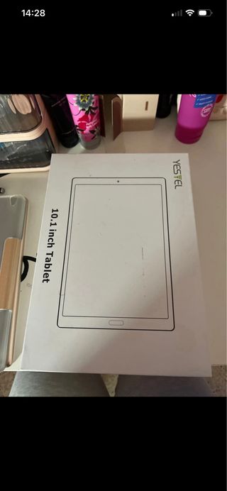 Tablet con tastiera e mouse