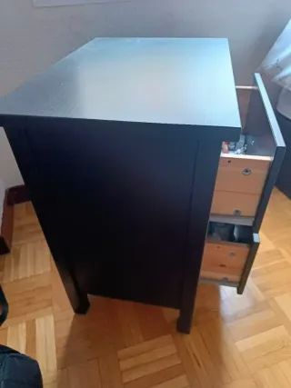Mesita de noche IKEA HEMNES negra