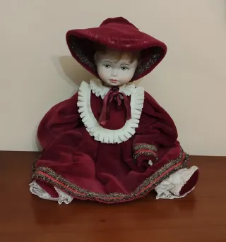 Coppia Bambole Porcellana Abito Borgogna