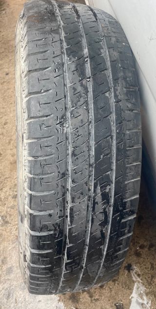 2 Neumáticos Michelin seminuevos medidas225/75/16C