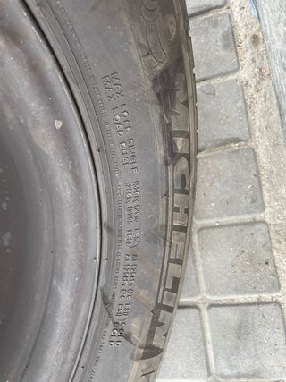 2 Neumáticos Michelin seminuevos medidas225/75/16C