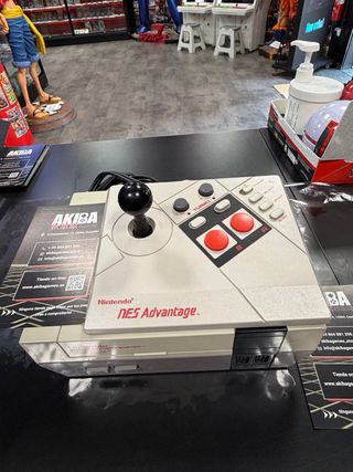 Consola NES + Mando NES Advantage