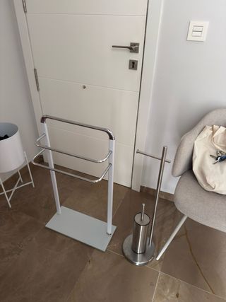 Set Toallero y Escobillero Pie