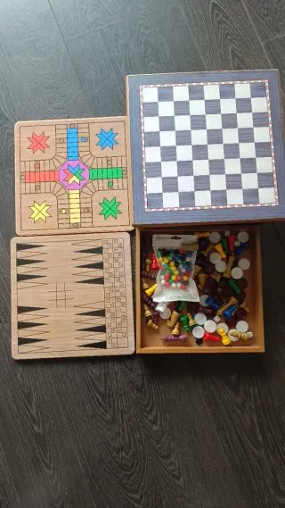 Tableros multijuegos: Parchís, Ajedrez, Backgammon