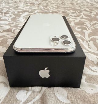 iPhone 11 Pro Max 64 GB 77 Batería
