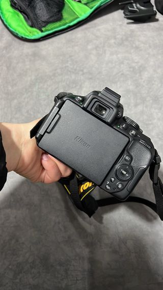 Nikon D5300 Cámara DSLR + Accesorios