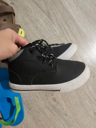 Lote Zapatos Niño talla 25