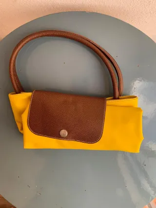 Bolso amarillo MSD