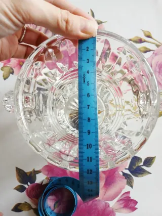 Vaso con manico decorativo in vetro