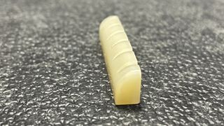 Cejuela Hueso Guitarra Tipo Gibson