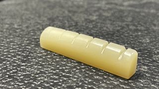 Cejuela Hueso Guitarra Tipo Gibson