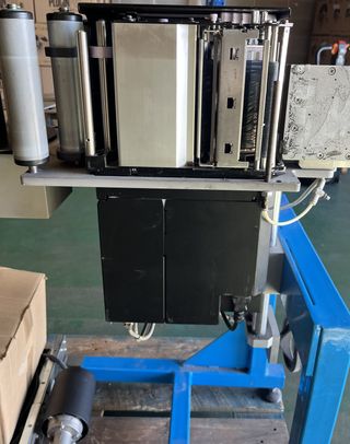 Etiquetadora DCS & Labelling Worldwide