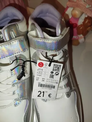 Zapatillas deportivas plateadas y blancas T.37