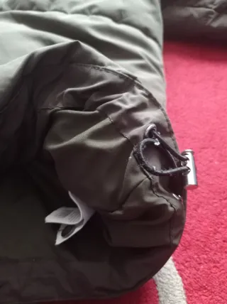 Chaqueta de plumas verde militar