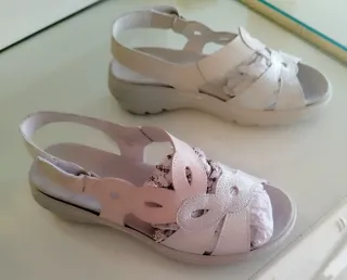 Sandalias Pitillo Beige Cuña Cómodas