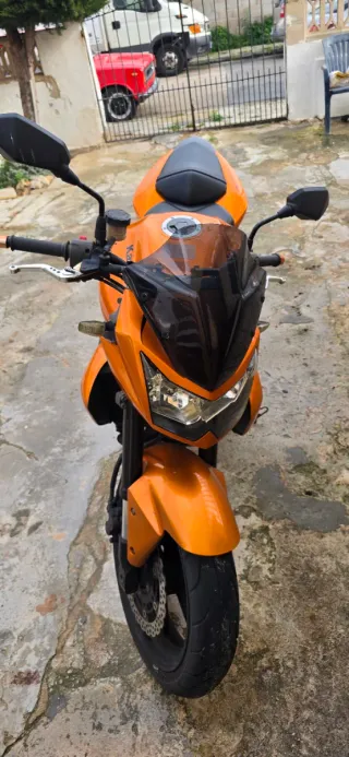 Kawasaki Z750 Naranja 2010