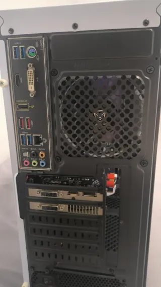 PC Gaming - Ryzen 5 3400G + GTX 970 OC + 16GB RAM