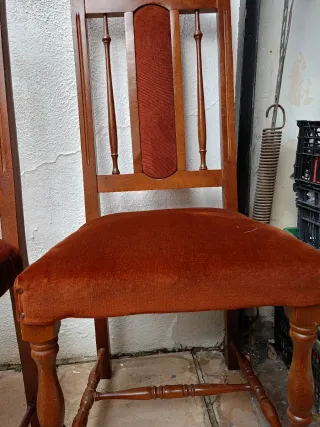 Juego de 4 sillas tapizadas marrón