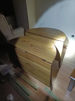 2 Sillones de tela y madera