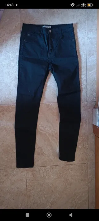 Vaquero pitillo negro Pull&Bear