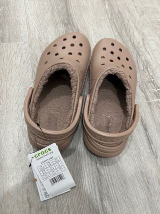 Crocs Classic Lined Clog Beige Talla 38-39