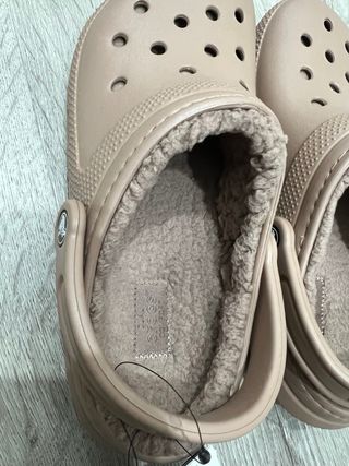 Crocs Classic Lined Clog Beige Talla 38-39