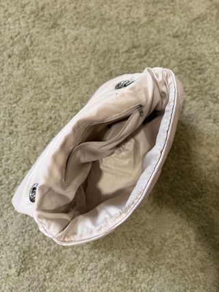 Bolso de hombro acolchado beige