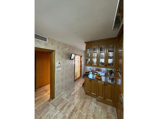 Casa adosada en venta en Joc de la Bola - Camps d'Esports - Ciutat Jardí - Montcada en Lleida