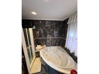 Casa adosada en venta en Joc de la Bola - Camps d'Esports - Ciutat Jardí - Montcada en Lleida