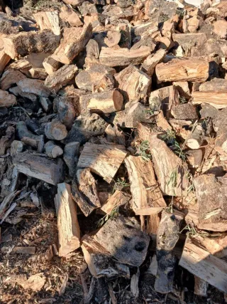 Leña para chimenea o barbacoa