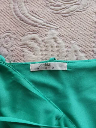 Vestido Bershka verde talla M