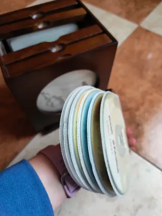 Organizador de CD giratorio de madera