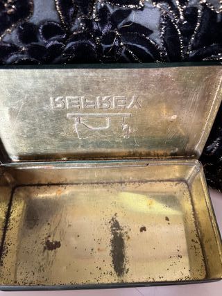 Caja metálica Refrey para máquina de coser LM