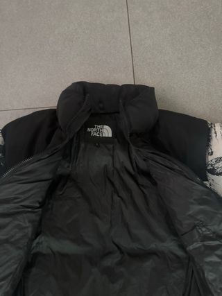 Chaqueta The North Face Negra y Blanca