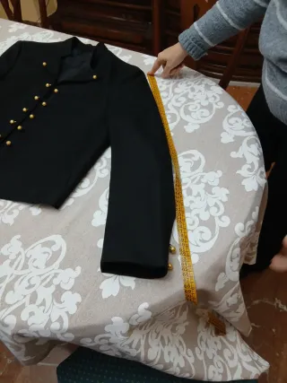 Chaqueta Fallero Negra con Botones Dorados