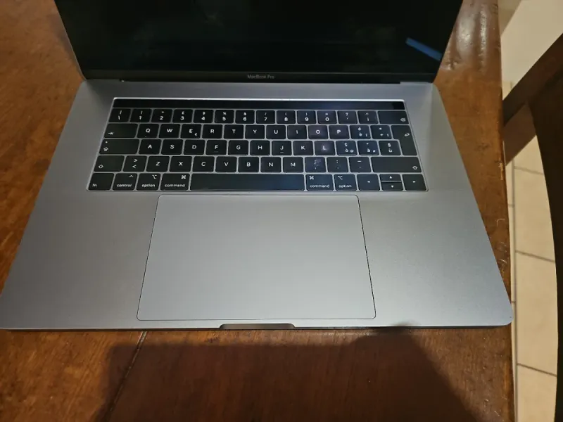 MacBook Pro 2019 512GB 16GB RAM PANTALLA ROTA afbeelding 2