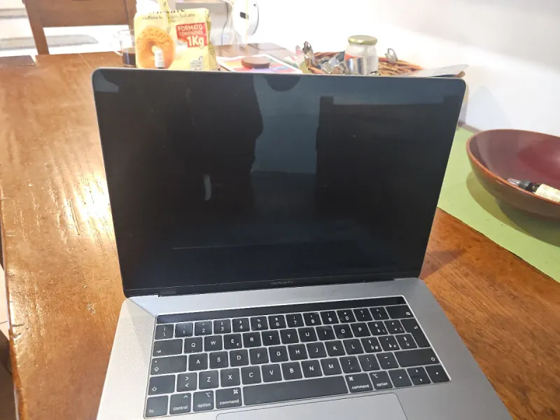 MacBook Pro 2019 512GB 16GB RAM PANTALLA ROTA afbeelding 4