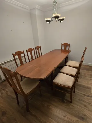 Mesa comedor extensible + 8 sillas
