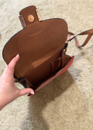 Bolso bandolera bicolor ajustable