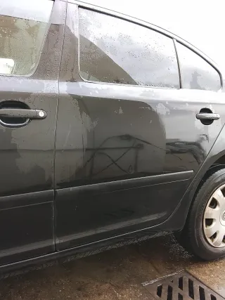 Puerta Trasera Izquierda Skoda Octavia