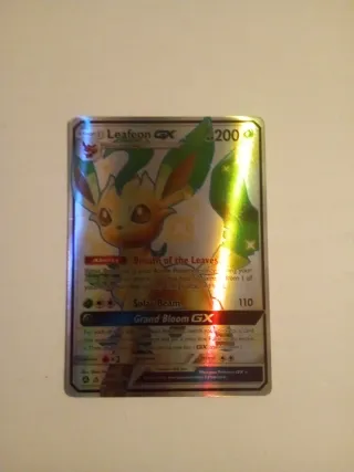 Carta Pokémon Leafeon GX shyni