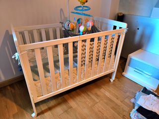 Cuna + Colchón + Ropa, Madera Blanca