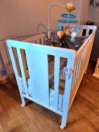 Cuna + Colchón + Ropa, Madera Blanca