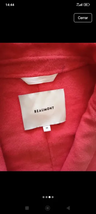 Abrigo de paño rojo