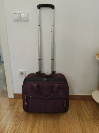 Maletín portátil cabina avión morada