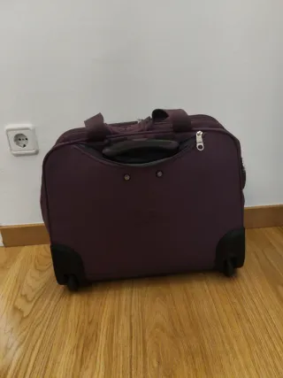 Maletín portátil cabina avión morada